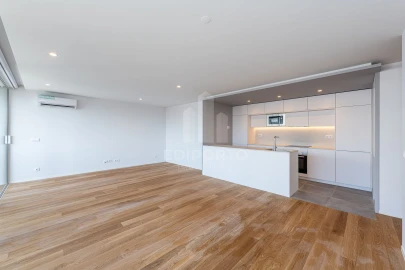 Apartamento T3 para Venda em Custoias