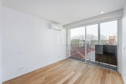 Apartamento T3 para Venda em Custoias