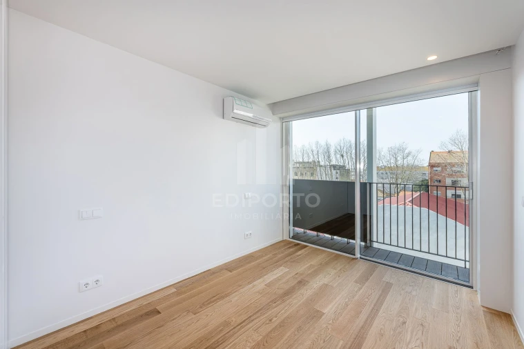 Apartamento T3 para Venda em Custoias Foto 16