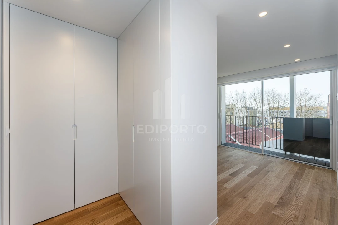 Apartamento T3 para Venda em Custoias Foto 21