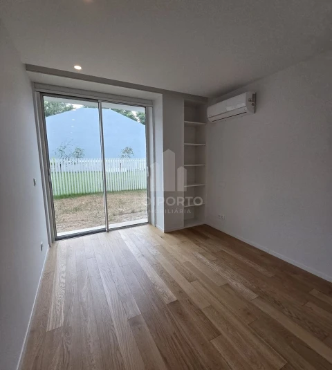 Apartamento T2 para Venda em Custoias
