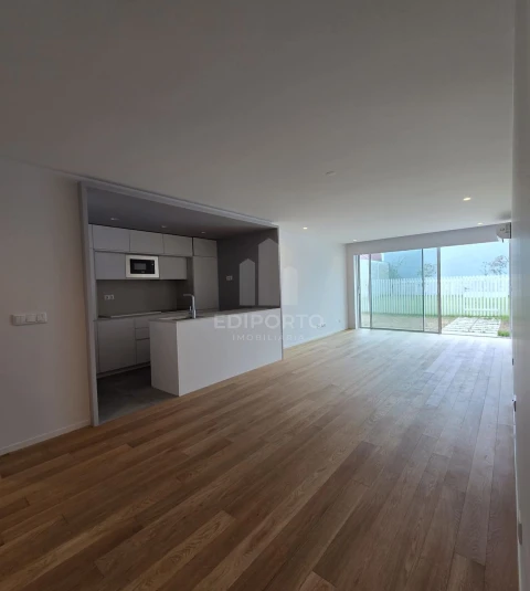 Apartamento T2 para Venda em Custoias