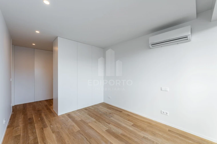 Apartamento T2 para Venda em Custoias Foto 21