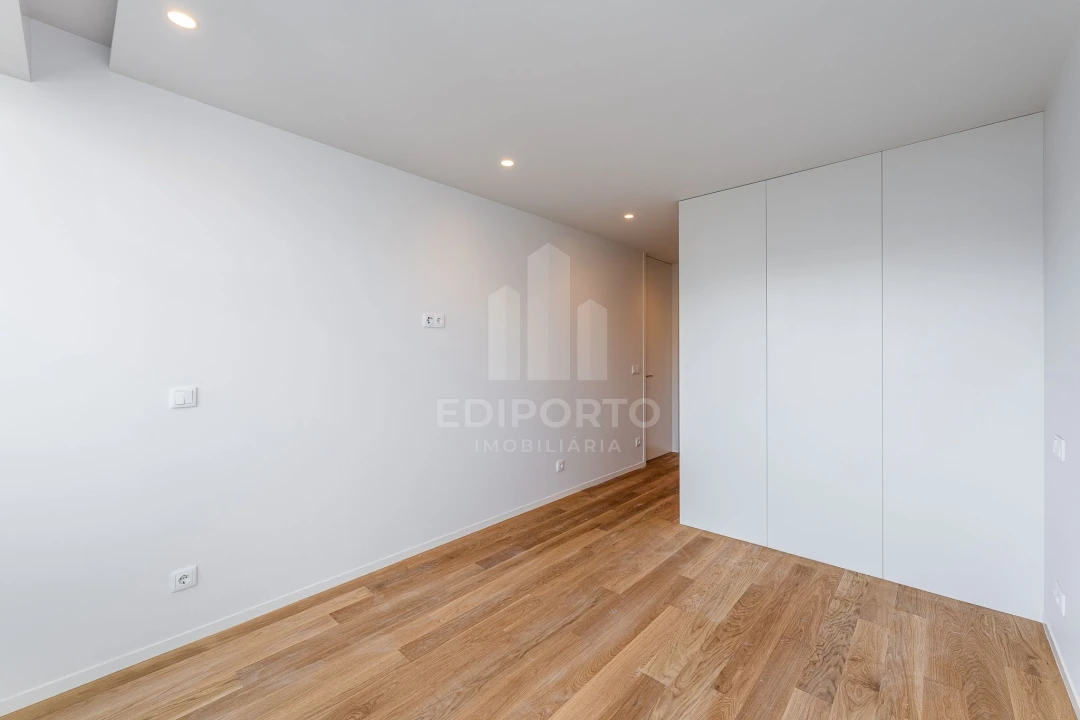 Apartamento T2 para Venda em Custoias Foto 22