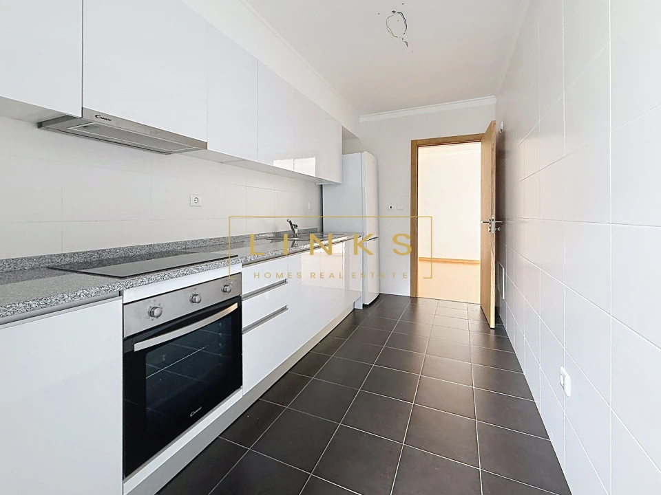 Apartamento T2 para Venda em Caniço Foto 2