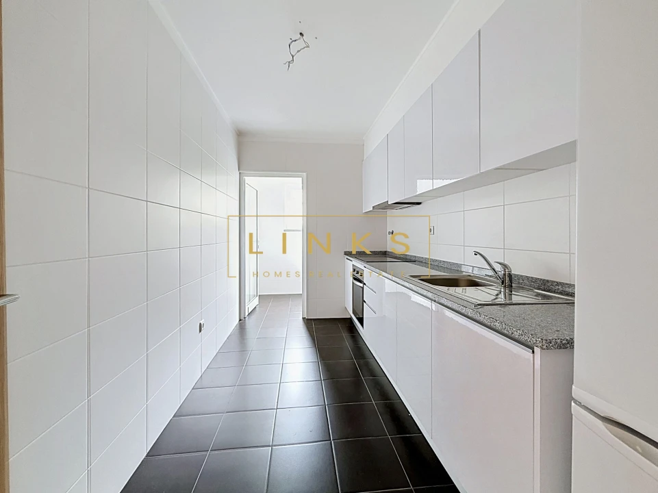 Apartamento T2 para Venda em Caniço Foto 1
