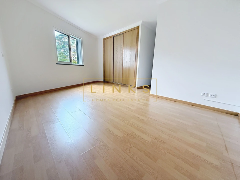 Apartamento T2 para Venda em Caniço Foto 12