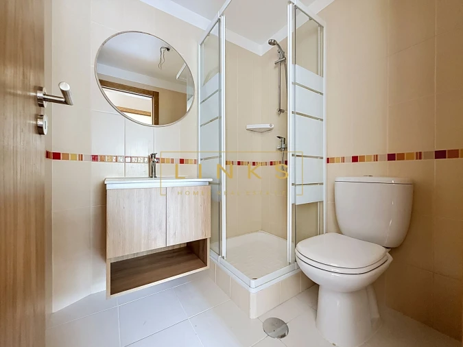 Apartamento T2 para Venda em Caniço Foto 8