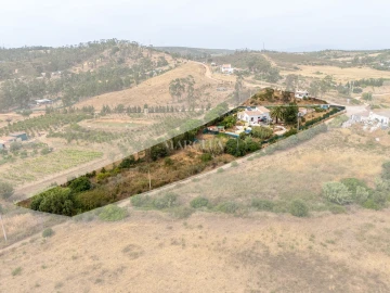 Moradia T4 para Venda em Barão de São Miguel