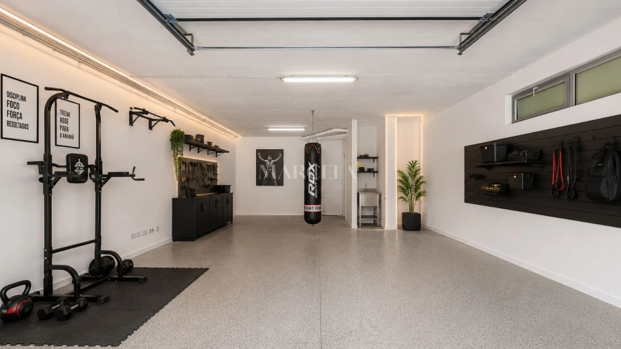 Garagem para Venda em Lagos (São Sebastião e Santa Maria)