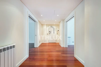 Apartamento T4 para Venda em Avenidas Novas