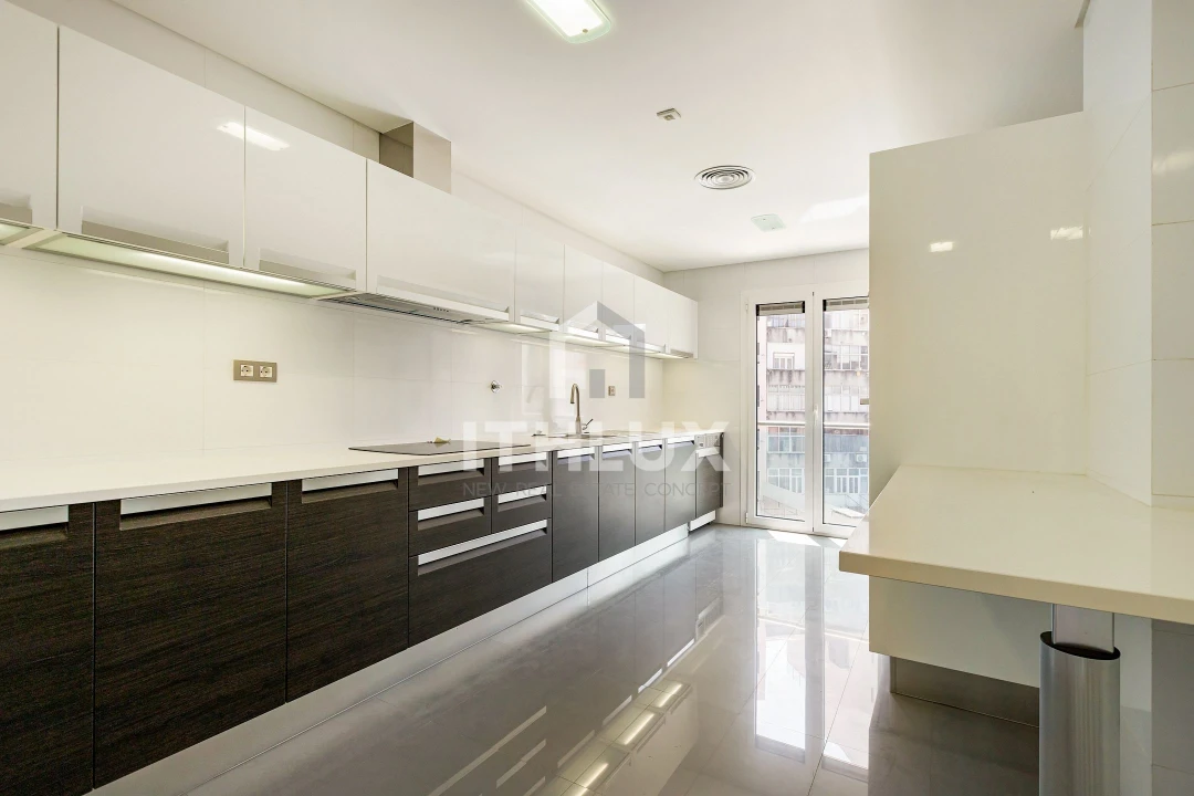 Apartamento T4 para Venda em Avenidas Novas Foto 28