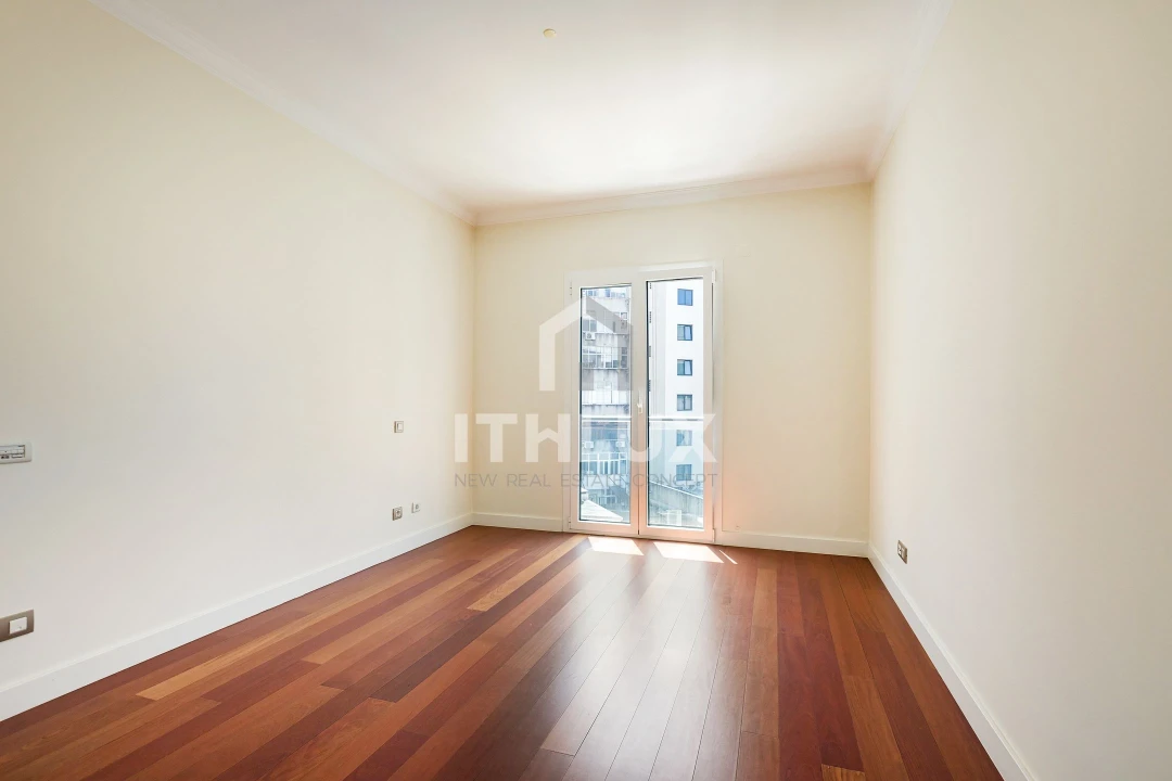 Apartamento T4 para Venda em Avenidas Novas Foto 14