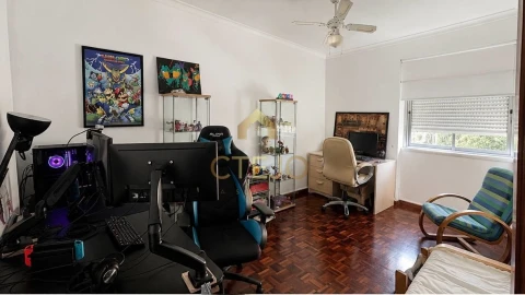 Apartamento T3 para Venda em Santa Iria de Azoia, São João da Talha e Bobadela