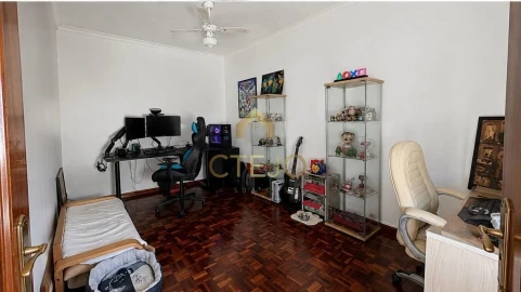 Apartamento T3 para Venda em Santa Iria de Azoia, São João da Talha e Bobadela