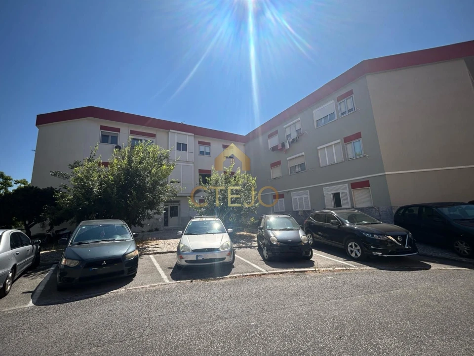 Apartamento T3 para Venda em Santa Iria de Azoia, São João da Talha e Bobadela Foto 1
