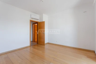 Apartamento T3 para Venda em Loule (São Clemente)