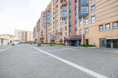 Negócio para Arrendamento em Rio Tinto