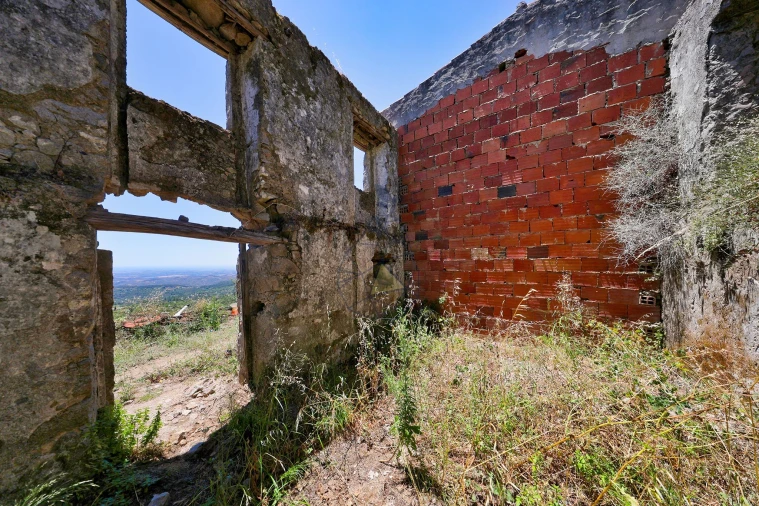 Terreno para Venda em Monchique Foto 4