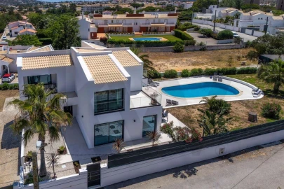 Moradia T4 para Arrendamento férias em Albufeira e Olhos de Água