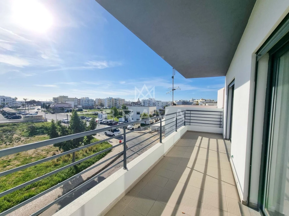 Apartamento T3 para Venda em Quelfes Foto 17