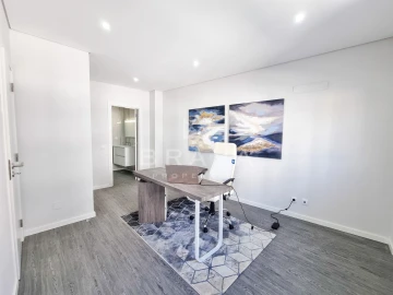 Apartamento T3 para Venda em Quelfes