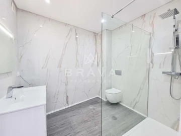 Apartamento T3 para Venda em Quelfes