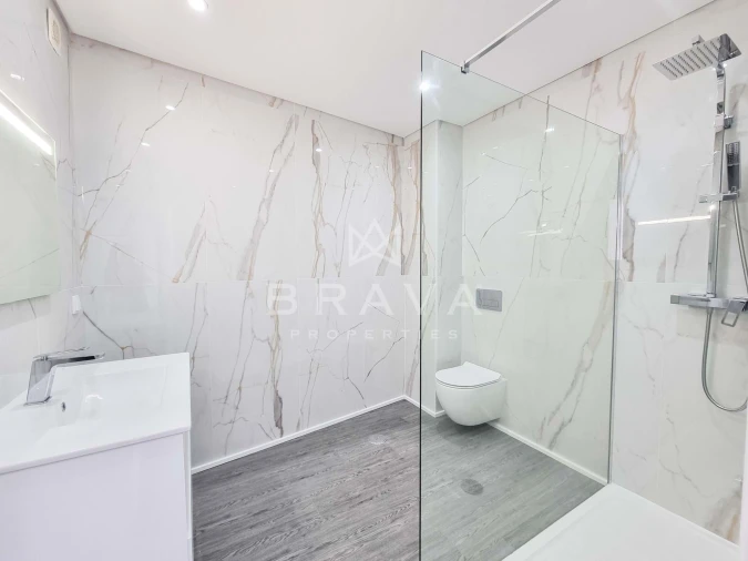 Apartamento T3 para Venda em Quelfes Foto 23