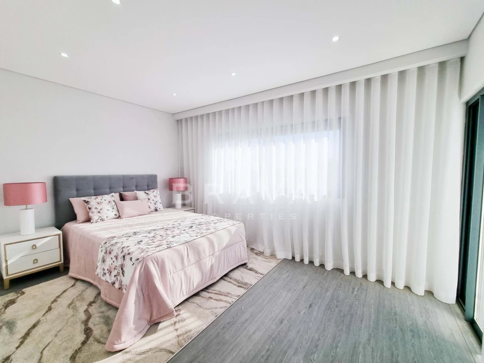 Apartamento T3 para Venda em Quelfes Foto 19