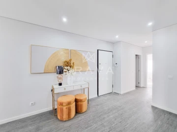 Apartamento T3 para Venda em Quelfes