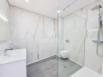 Apartamento T3 para Venda em Quelfes