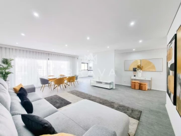 Apartamento T3 para Venda em Quelfes