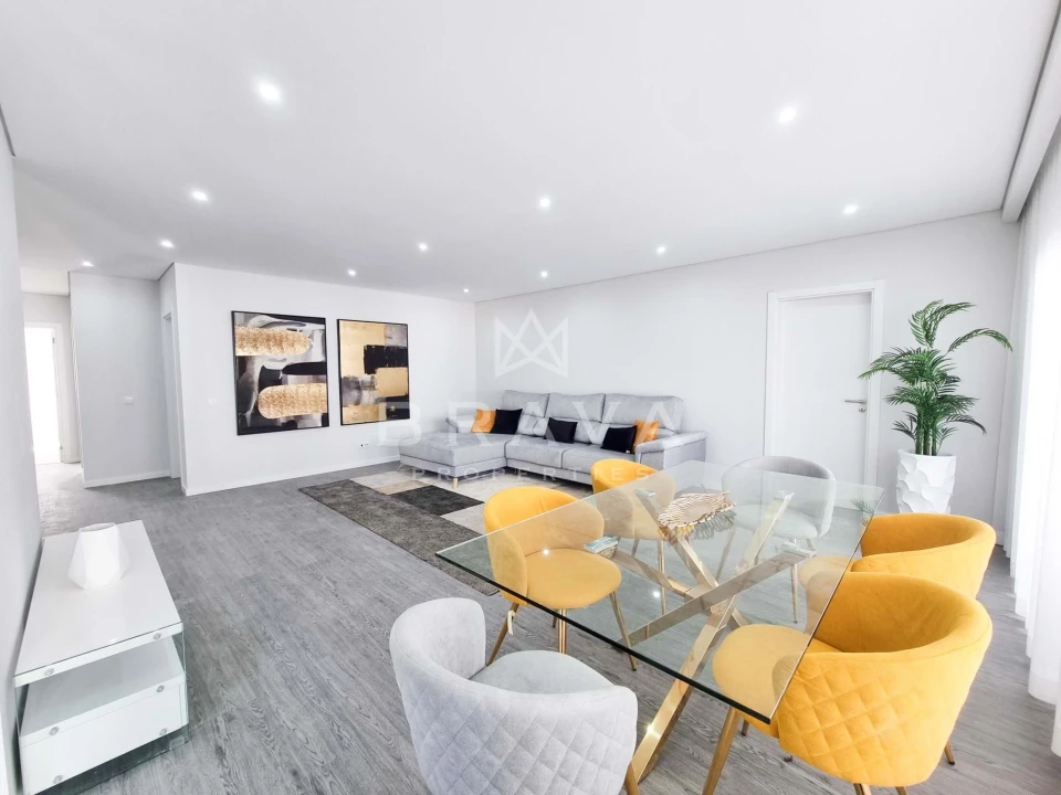 Apartamento T3 para Venda em Quelfes Foto 5
