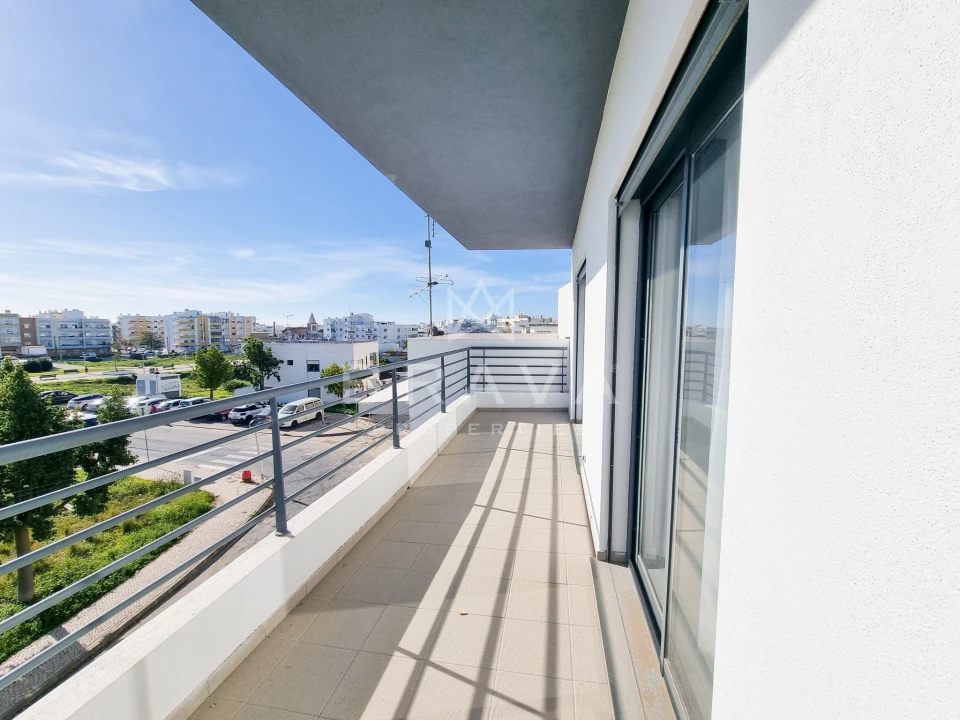 Apartamento T3 para Venda em Quelfes Foto 15