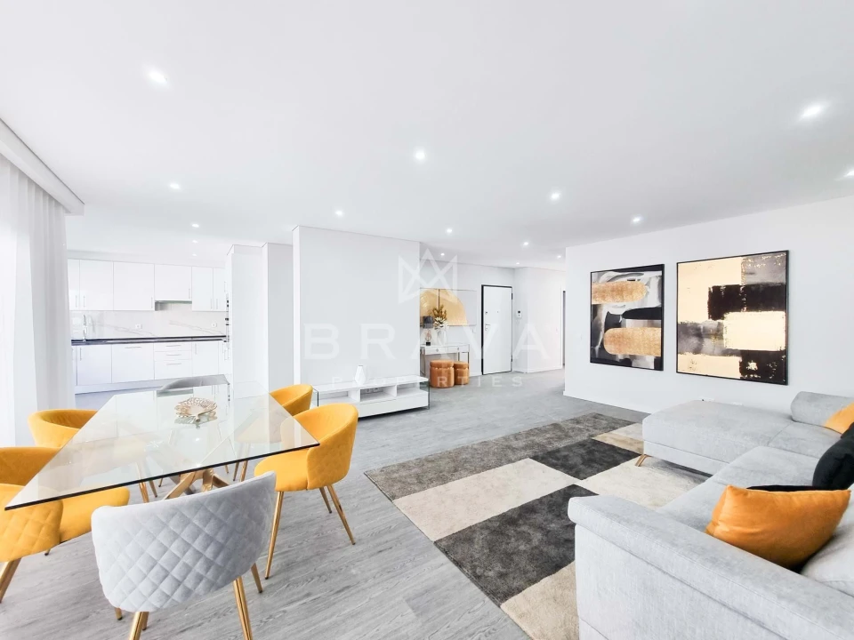 Apartamento T3 para Venda em Quelfes Foto 4