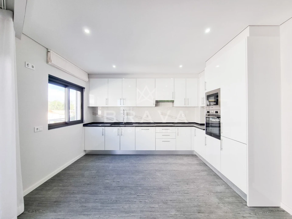 Apartamento T3 para Venda em Quelfes Foto 27