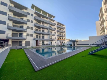 Apartamento T3 para Venda em Quelfes
