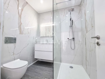 Apartamento T3 para Venda em Quelfes