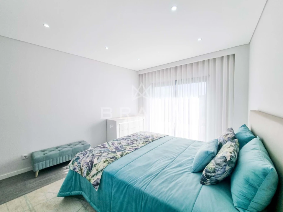 Apartamento T3 para Venda em Quelfes Foto 4