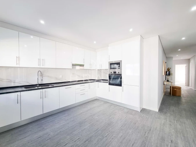Apartamento T3 para Venda em Quelfes Foto 28