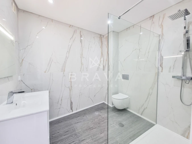 Apartamento T3 para Venda em Quelfes Foto 11