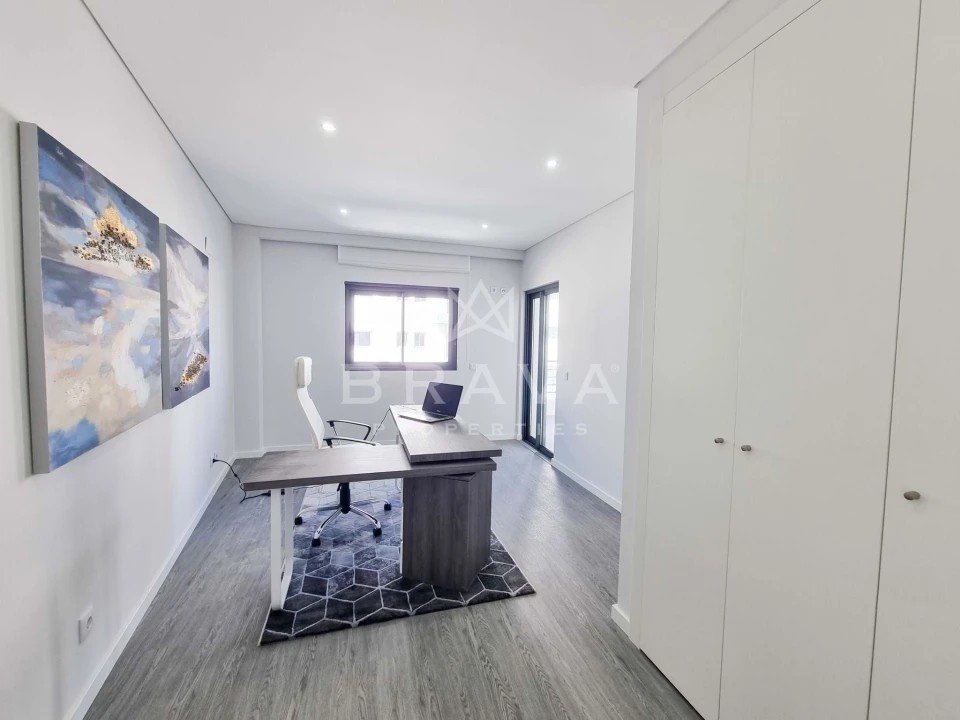 Apartamento T3 para Venda em Quelfes Foto 20