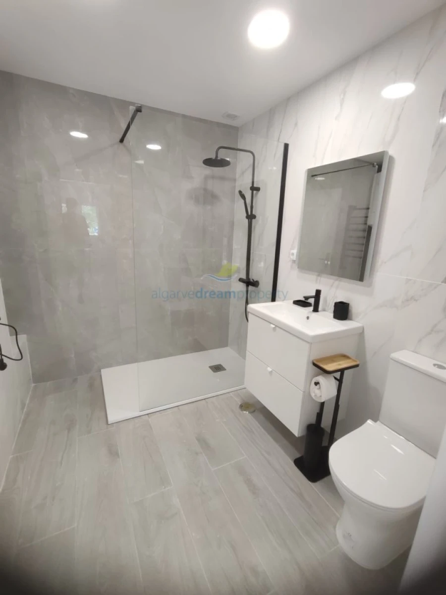 Apartamento T1 para Venda em Albufeira e Olhos de Água Foto 7