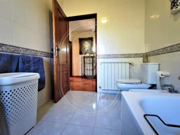 Moradia T4 para Venda em Paialvo