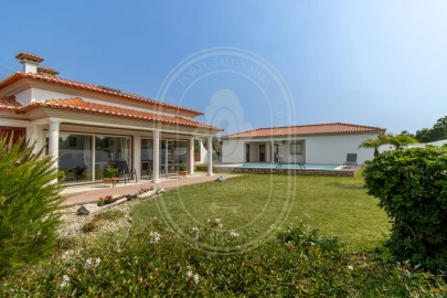 Moradia T4 para Venda em Asseiceira