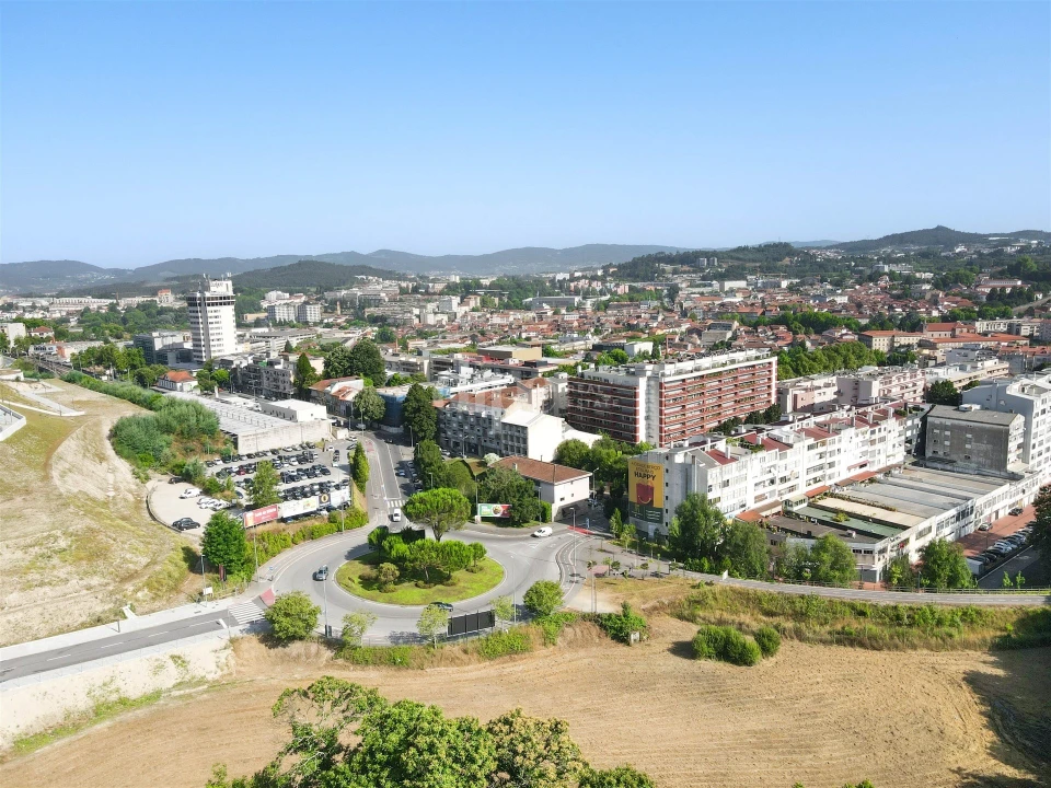 Apartamento T3 para Arrendamento em Urgezes Foto 27