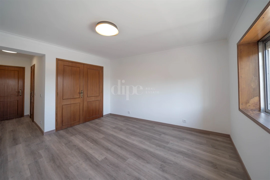 Apartamento T3 para Arrendamento em Urgezes Foto 20