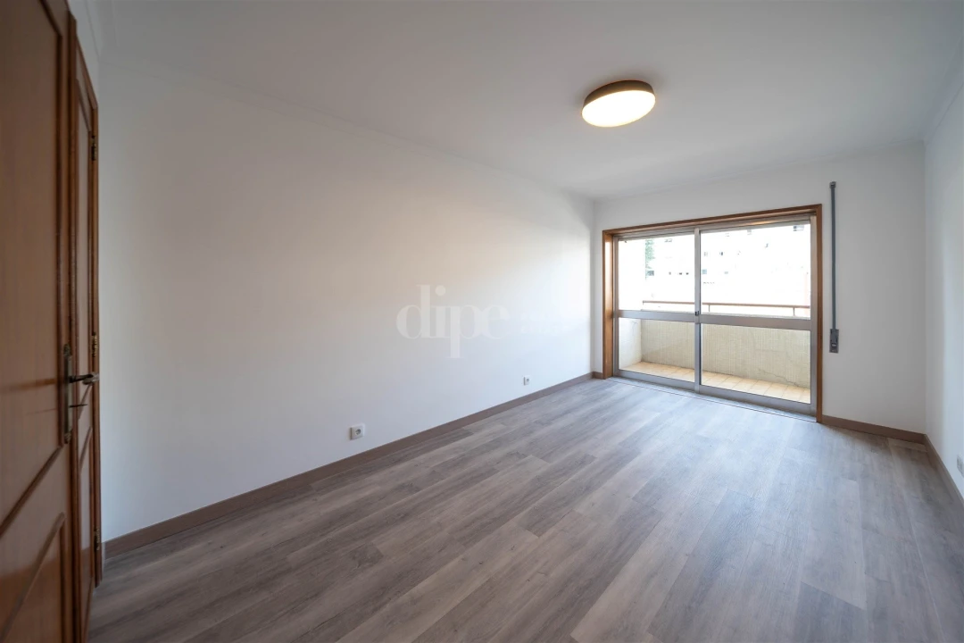 Apartamento T3 para Arrendamento em Urgezes Foto 15