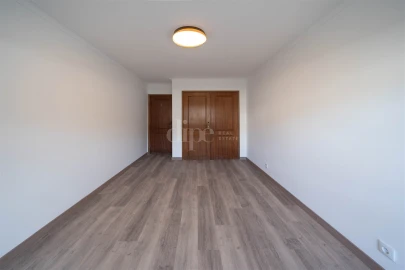 Apartamento T3 para Arrendamento em Urgezes
