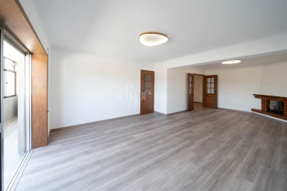 Apartamento T3 para Arrendamento em Urgezes